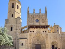 Exterior_of_cathedral_of_Huesca_02